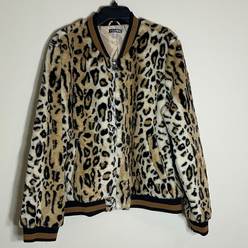 VENUS Leopard Print Teddy Jacket